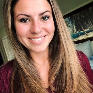 Meet your Posher, Elizabeth